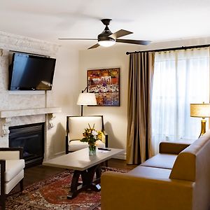 Deluxe One-Bedroom Villa